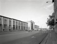 voorgevel station vanaf de Spoorweglaan, jaren 1960